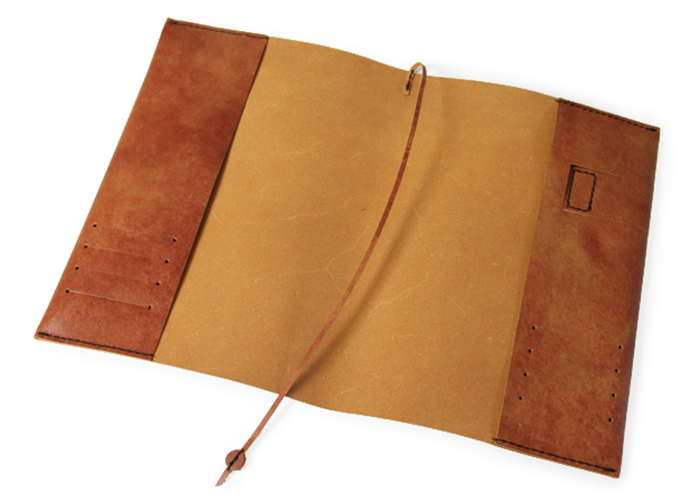 【おしゃれな革小物】B5レザーノートカバー〜上質な牛本革のノートカバー　収納あり