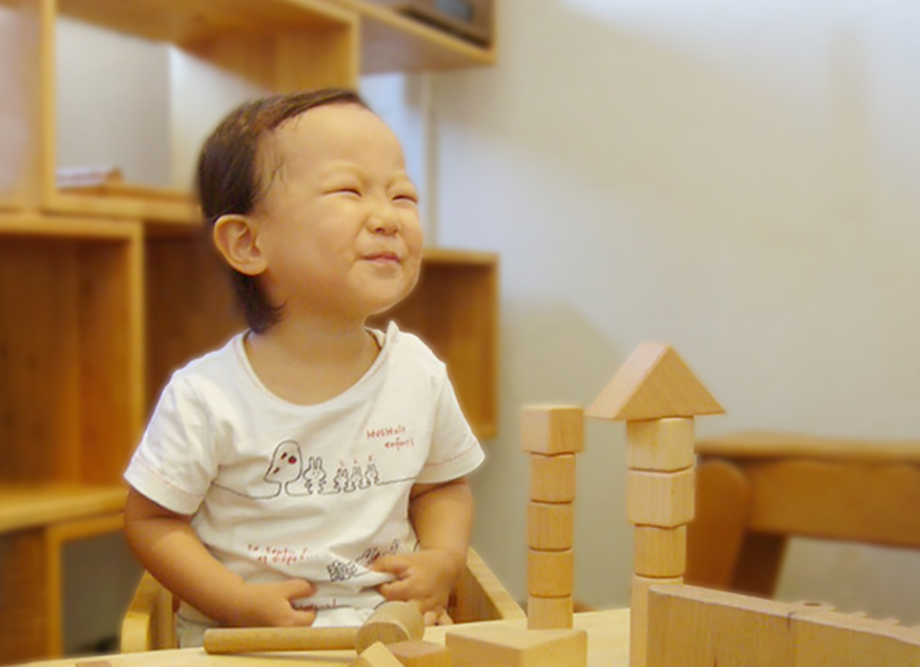 引き車のつみき24P〜赤ちゃんのギフトに安全な木製おもちゃ〜　子供の笑顔