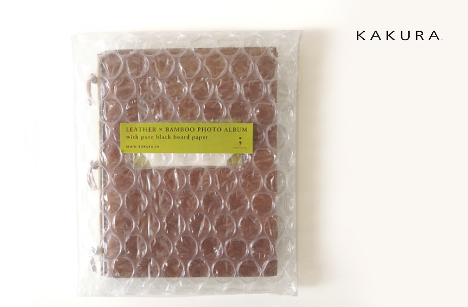 KAKURA おしゃれな革の竹綴じアルバム S 〜名入れ可　専用のエアークッションでお届け。