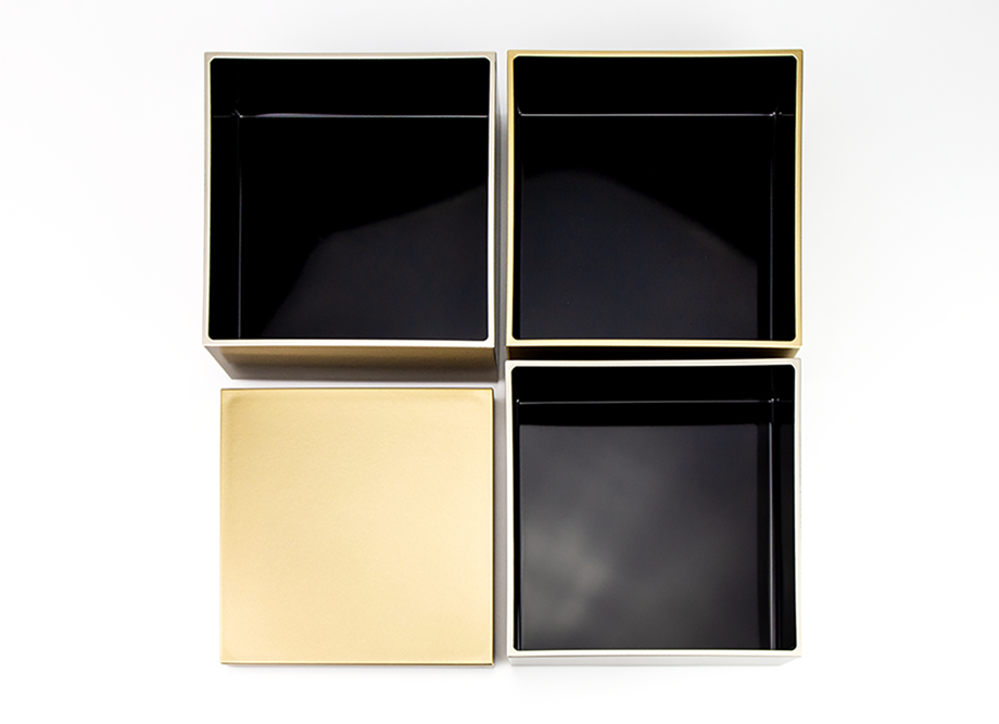 【越前漆器】金銀重ね内黒 三段重 5.0（15.0×15.0×h15.0cm）【お正月】〜日本の伝統工芸品　３段重箱　名入れも可能です