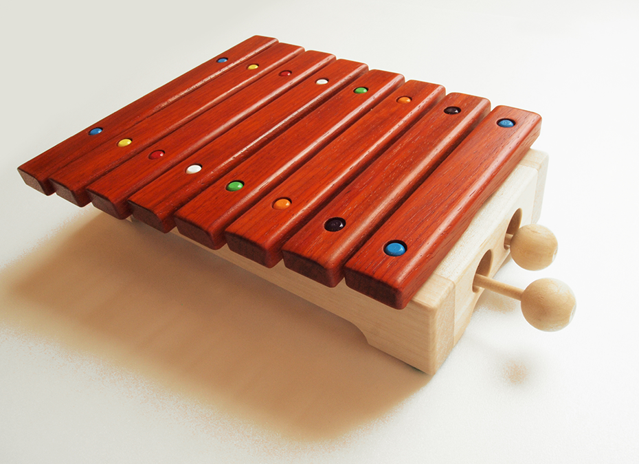 出産祝いにおすすめ！mastrogeppetto/マストロ・ジェッペット 子供用の木琴 GRILLO（グリッロ）アフリカンパドックを使用した音色のきれいな楽器です！知育