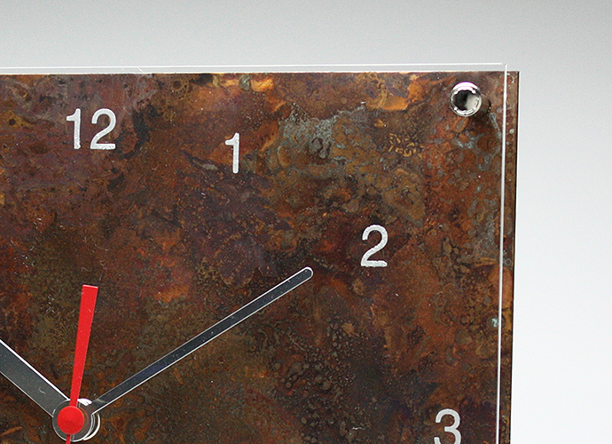 銅の時計（掛け置き兼用）：time and space スクエア　質感