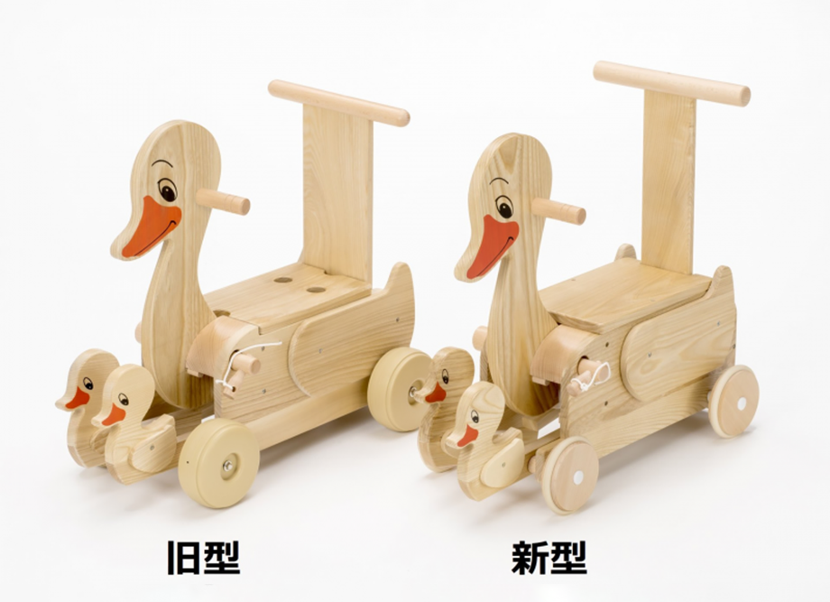 【送料無料】木の手押し車 アヒルの親子 〜出産祝いに日本製の木のおもちゃ〜 リニューアル致しました