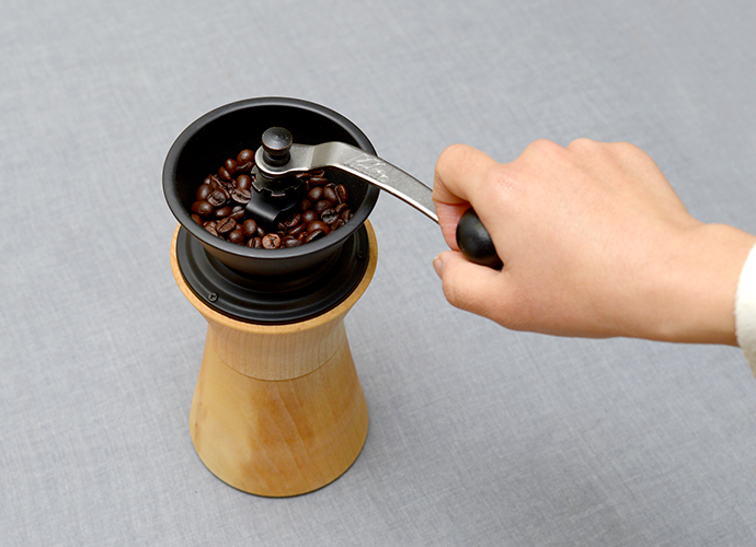おうち時間はコーヒーを飲んでリラックス！日本製 高級 MokuNeji COFFEE MILL　持ち手