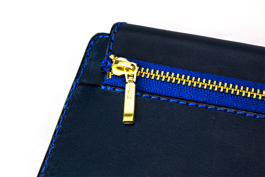 プレゼントにおすすめ！シンプルなフラップ長財布 〜上質な日本製革小物〜 名入れ可　ファスナーはYKKを使用しています。