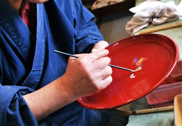 漆器のお椀に宿る職人の技｜こだわりが詰まった工芸品